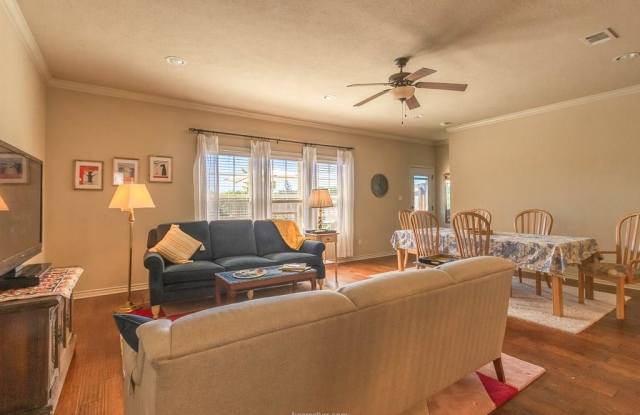 1448 Crescent Ridge Drive Gallery 4