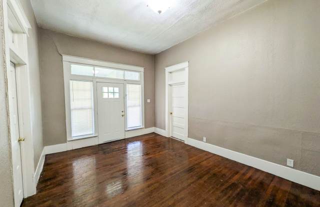 "M-I Special: $200 off 1st Mo." 1045 Long Ave., Beaumont, TX 77701 Gallery 4