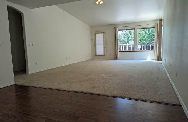 Updated 2 bedroom condo near North 40 photos photos