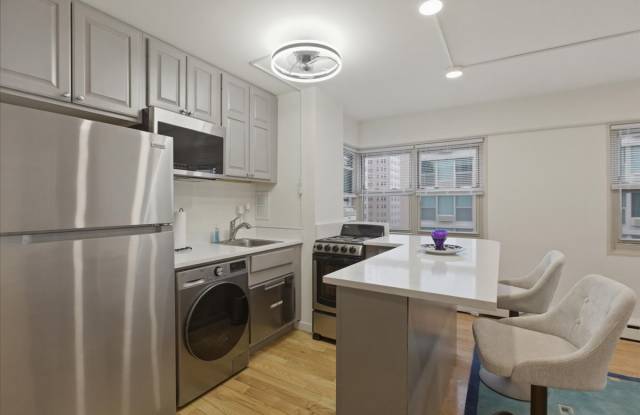 5630 North Sheridan Road photos photos
