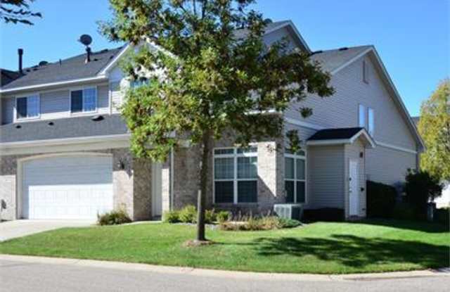 Modern  Bright 2BR/2BA Townhome in Eden Prairie – Available Aug 1! photos photos