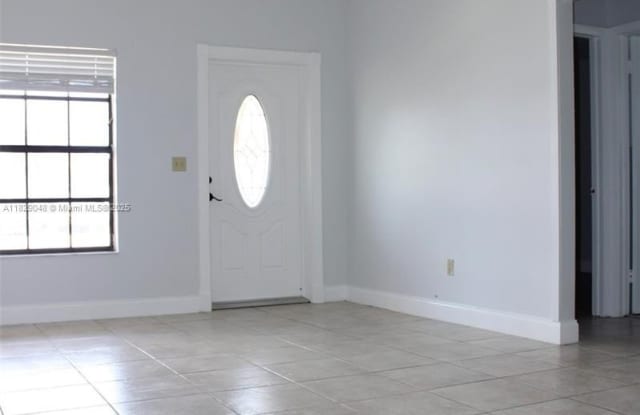 2728 W 74th St photos photos