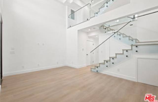 1159 North Formosa Avenue Gallery 2