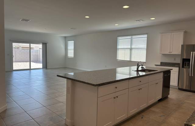 3121 W Shanley Avenue Gallery 2