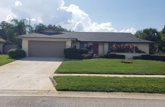 7910 GLEN ABBEY CIRCLE photos photos