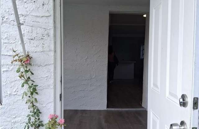 1260 NW 45th St photos photos