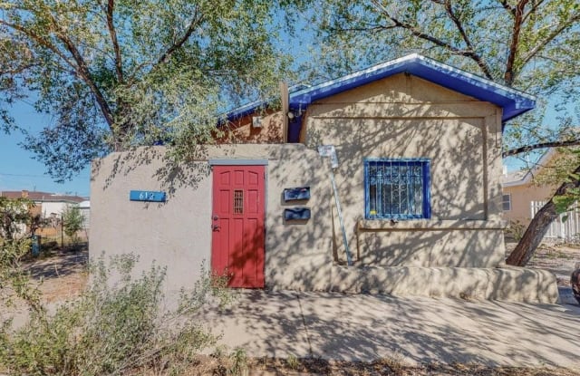 612 6th Street SW - 612 6th Street Southwest, Albuquerque, NM 87102
