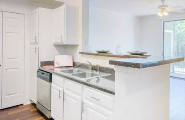5832 Brodie Ln Gallery 2