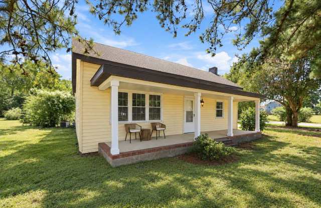400 North Magnolia Avenue Gallery 1