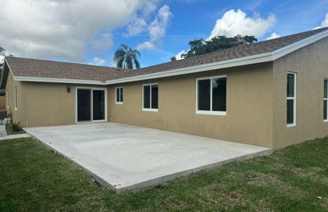 4735 Blue Pine Circle, Lake Worth, FL 33463 photos photos