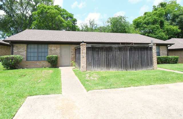 2 Bedroom 2 Bathroom Duplex in Whitehouse photos photos