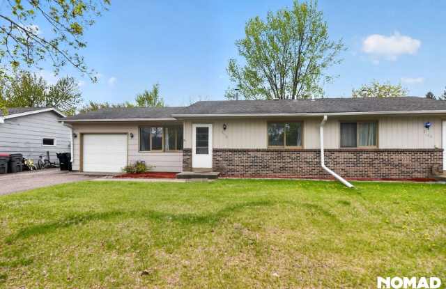 Modern Andover Duplex: Private Fenced Yard, New Bath & Stainless Kitchen! photos photos