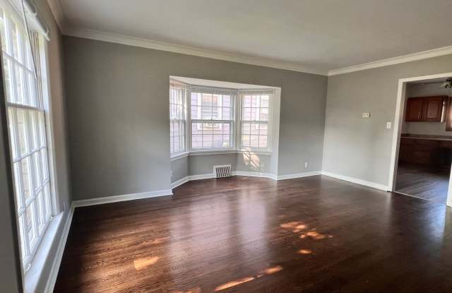 3 Bedroom 1 Bathroom Single Family Available Gallery 4