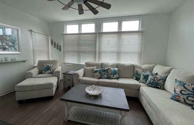 24 Bungalow Walk Gallery 3