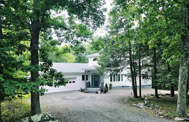 142 Eisenhower Drive Gallery 1