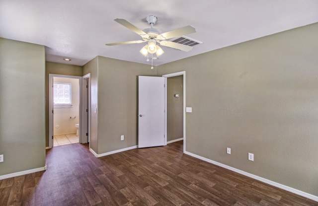 6438 W Constance Way Gallery 3