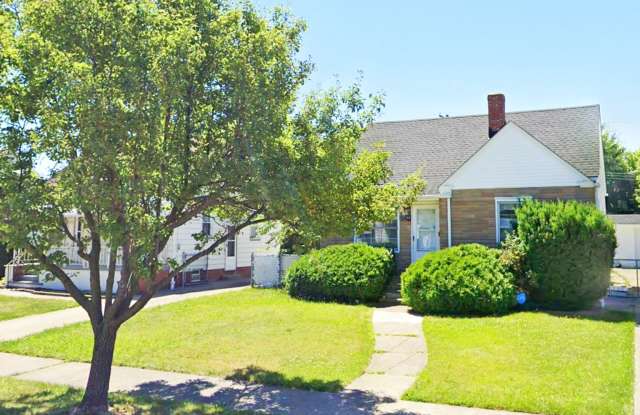 3 BED 1.5 BATH BEAUTIFUL SINGLE FAMILY HOME IN EUCLID! photos photos