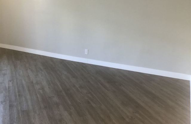 5118 De Longpre Ave Apt 109 Gallery 4