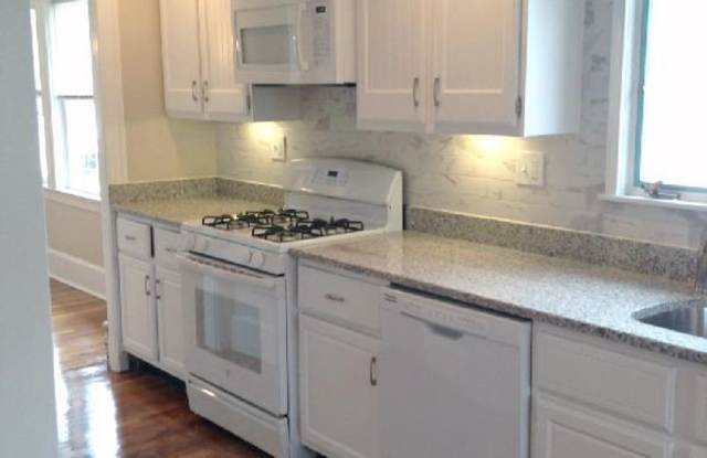 Large 3 bed duplex near Tuft's University by the Somerville and Medford border! photos photos