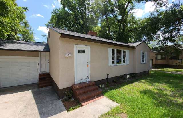 7909 Wainwright Drive Gallery 2