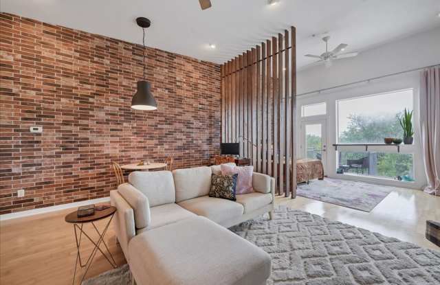 2931 E 12th Street #306 photos photos