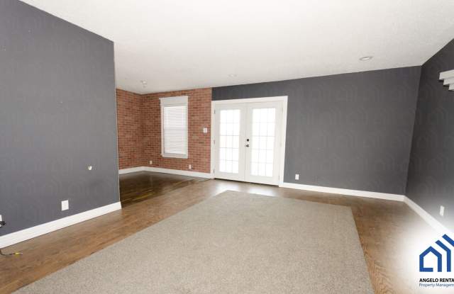 Updated 3 bedroom 2 bath home, DO NOT MISS OUT!!! Gallery 3