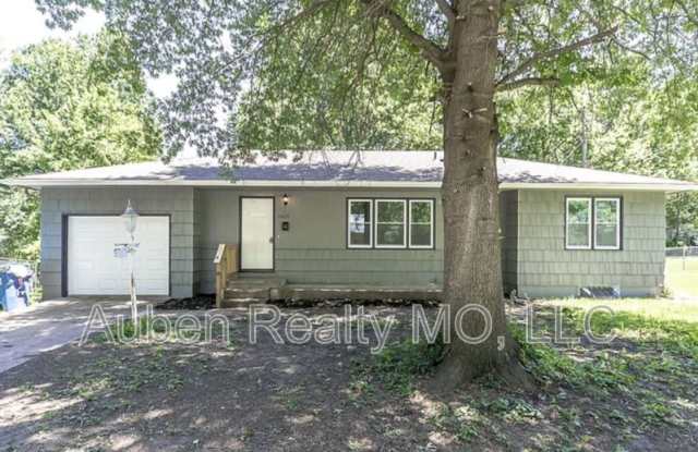 10619 Richmond Ave - 10619 Richmond Avenue, Kansas City, MO 64134