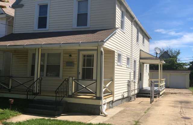 Single Family Home 3 beds 2 bath Available Now! photos photos