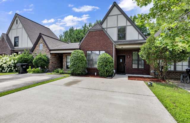 1017 Ashwood Drive photos photos