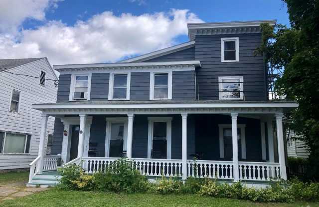 812 Warren Street - 812 Warren Street, Hudson, NY 12534