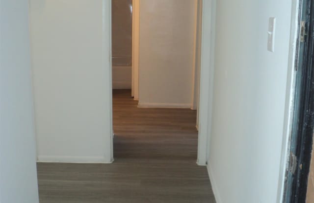 2507 N Alafaya Trail Gallery 2