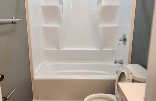 24 Idlewood Ave photos photos