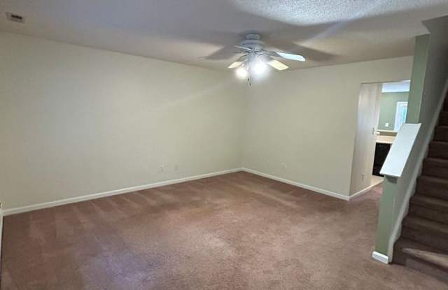 Durham / 2BR Townhouse of Pope Rd AVAIL Gallery 3