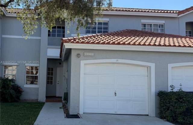 13922 SW 102nd Ln photos photos