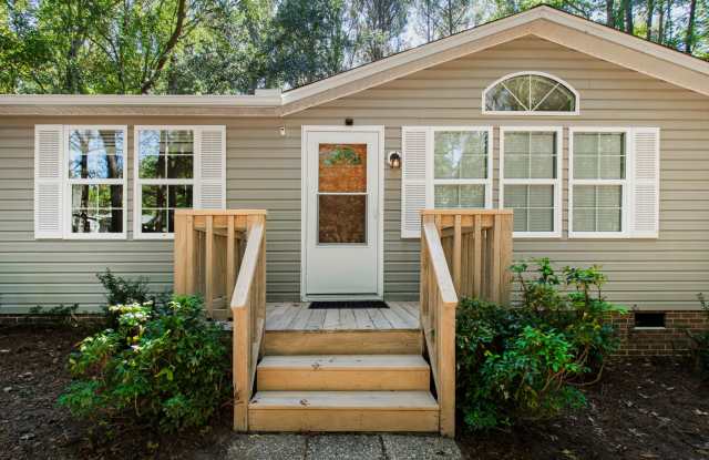 Spacious 3-Bedroom Home with Large Yard in Pittsboro, NC Gallery 1