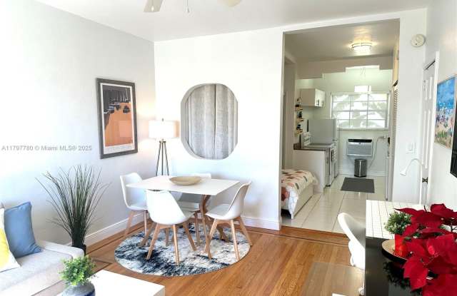1007 Meridian Ave photos photos