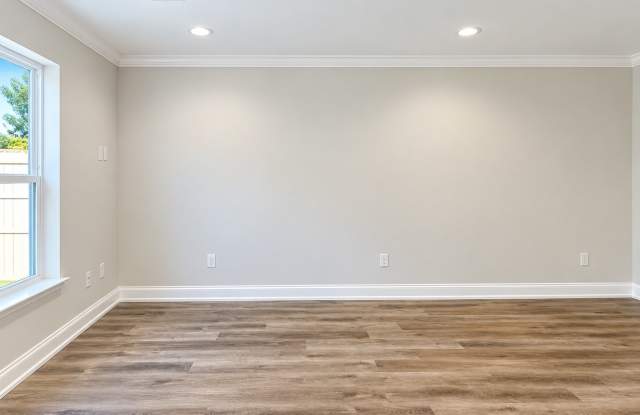 197 Ellis Avenue Gallery 4