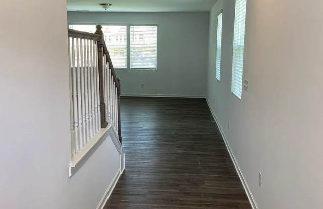 5910 Osgood Pl Gallery 3