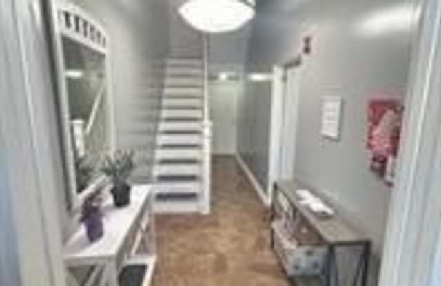 1710 W GIRARD Avenue Gallery 2