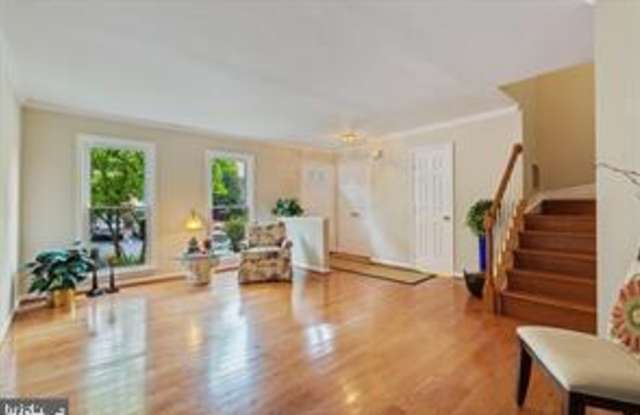 6056 ROCKTON COURT Gallery 4
