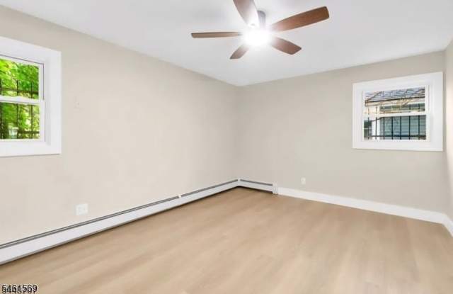 141 Myrtle Ave Gallery 1