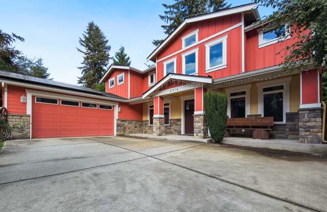 Modern 5-Bedroom Kirkland Home with Solar Savings and Prime Location photos photos