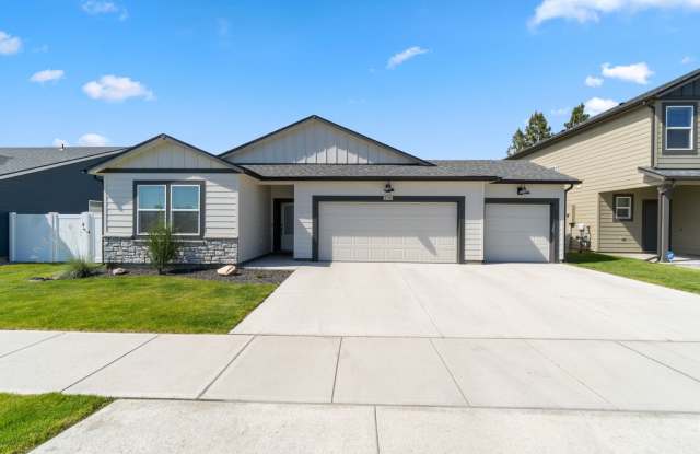 4 Bed 2 Bath Single Family Home in Cheney!! photos photos