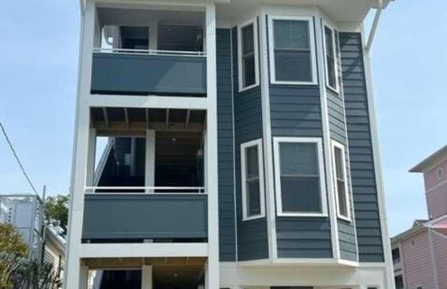 4114 3RD Street unit: 2 photos photos