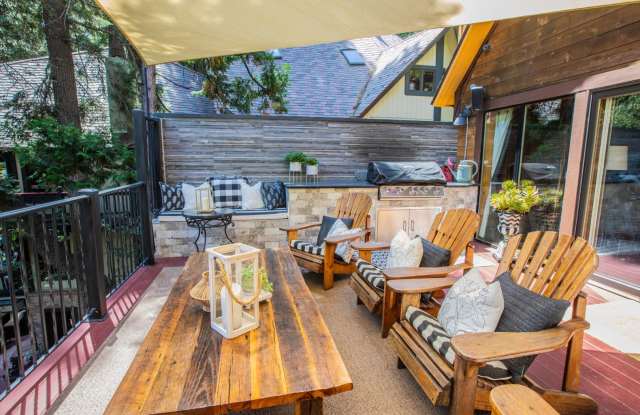 Stunning LAKEFRONT 6BR House in Lake Arrowhead Gallery 4