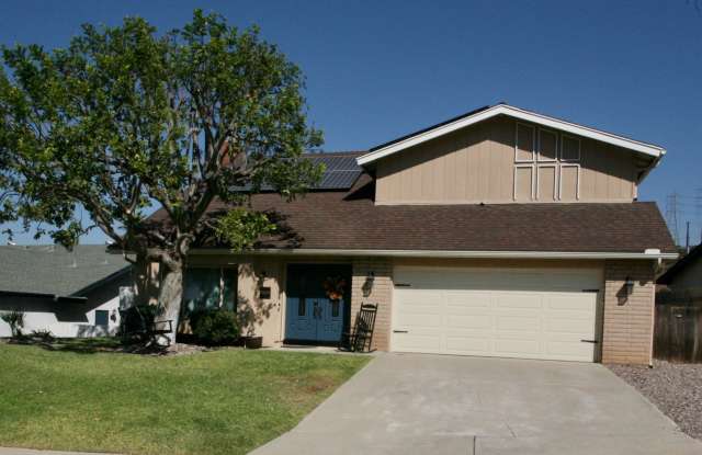 Available Now! 3br 2 1/2Ba in a Great Family Neighborhood Solar photos photos