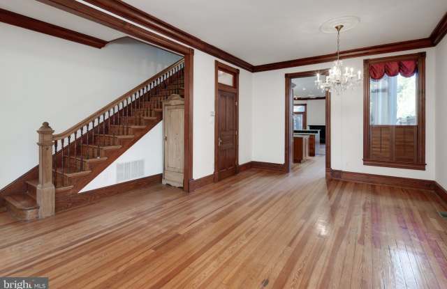1605 35TH STREET NW Gallery 4