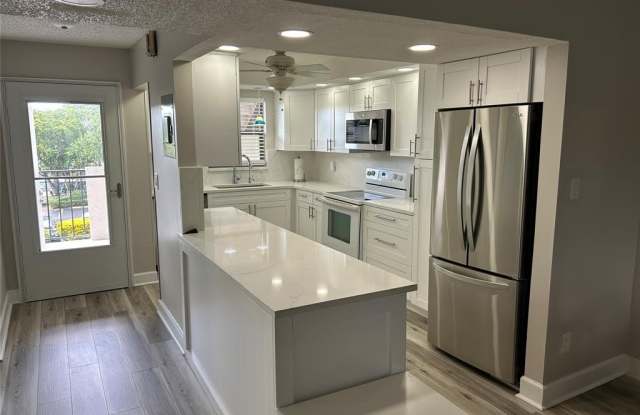 5860 NW 44th St photos photos