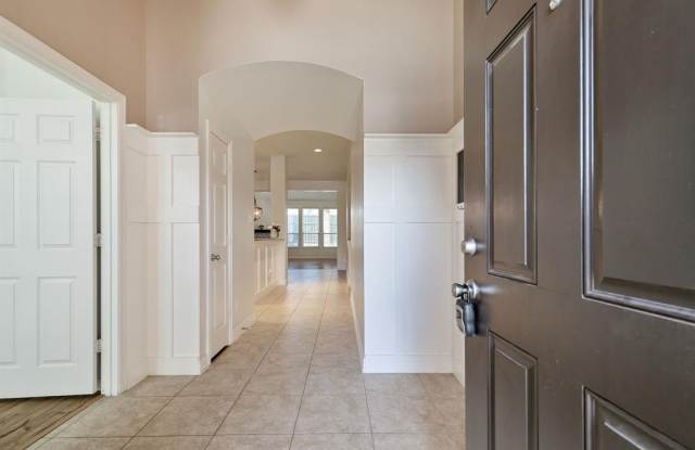 2748 Costa Mesa Drive Gallery 4