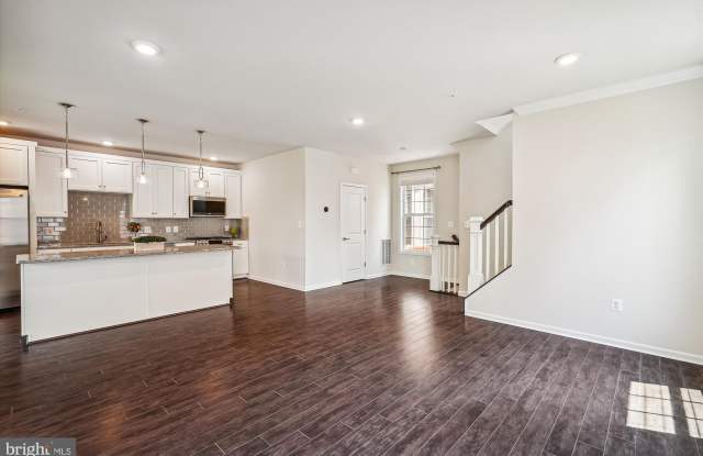 23265 MILLTOWN KNOLL Square Gallery 4